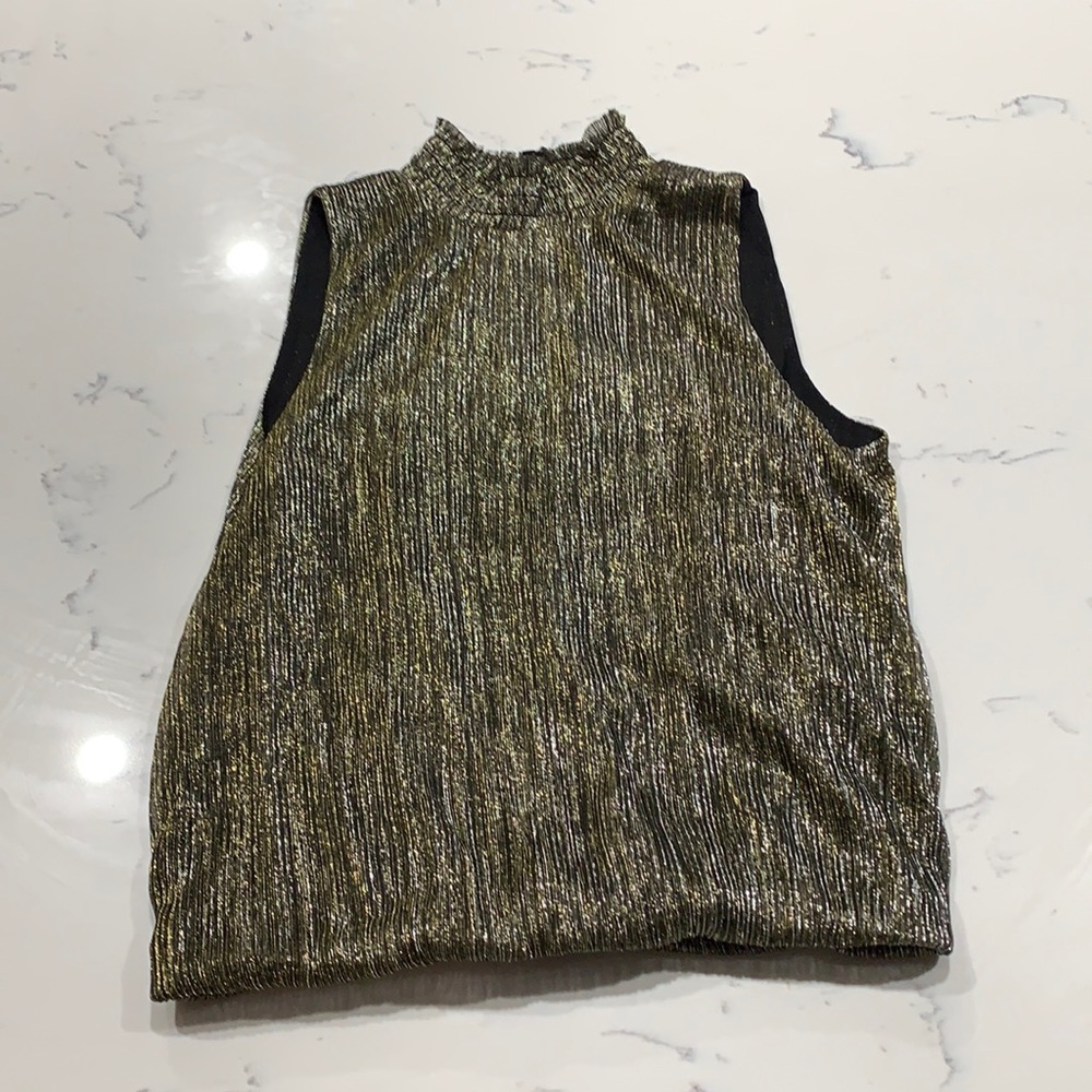 Cute glittery top